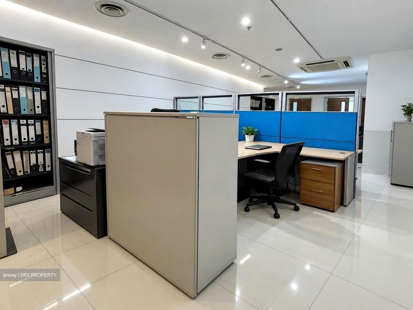 International Plaza (D2), Office #632837331
